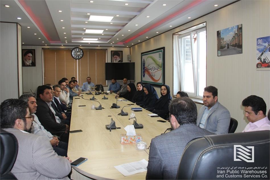 نشست هم اندیشی مدیران ارشد شرکت انبارهای عمومی غرب در سال جدید