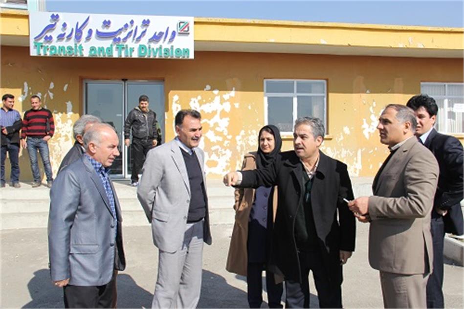 در بازدید از مجموعه  شرکت انبارهای عمومی و خدمات گمرکی غرب مورد تاکید قرار گرفت؛ بهبود و توسعه همکاری‌های گمرک و شرکت