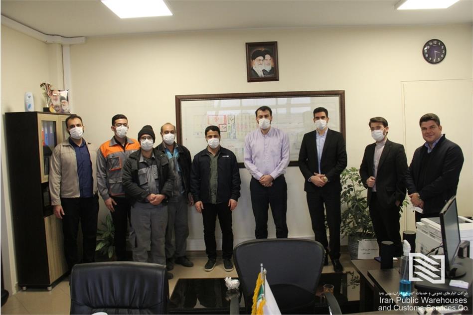 تقدیر از کارکنان برگزیده در طرح ارزیابی عملکرد شرکت انبارهای عمومی و خدمات گمرکی غرب