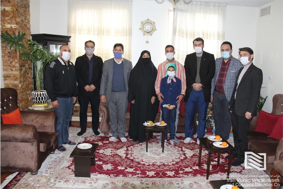 دیدار مدیران ارشد شرکت انبارهای عمومی و خدمات گمرکی غرب با خانواده همکار شهید عبدالزهرا سخراوی