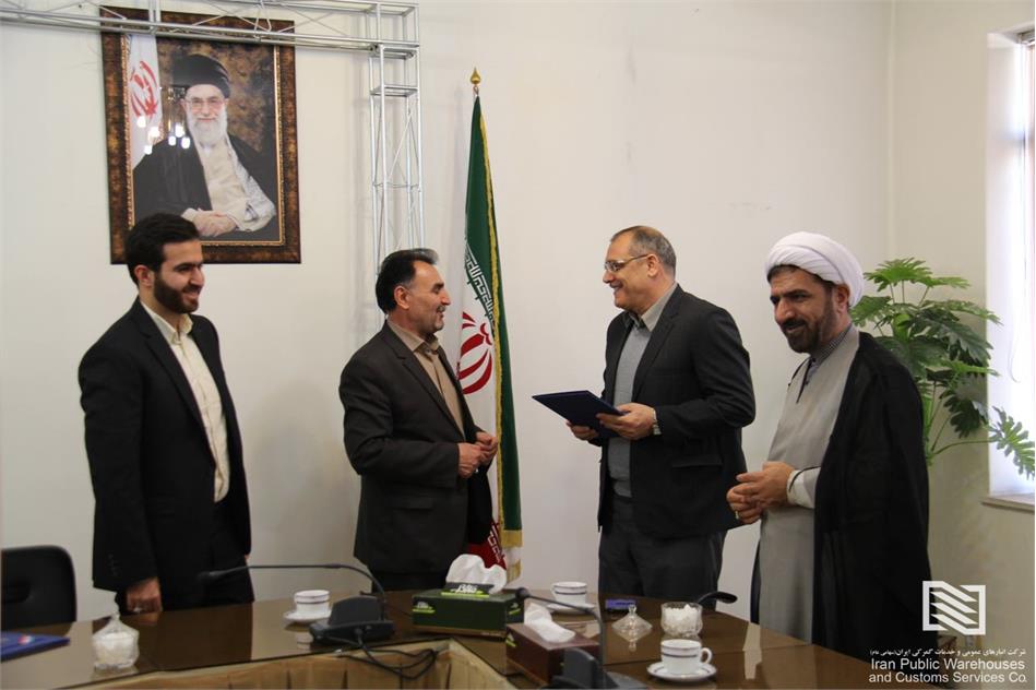 برگزاری آئین تکریم و معارفه مدیران سابق و جدید منابع انسانی شرکت انبارهای عمومی و خدمات گمرکی غرب